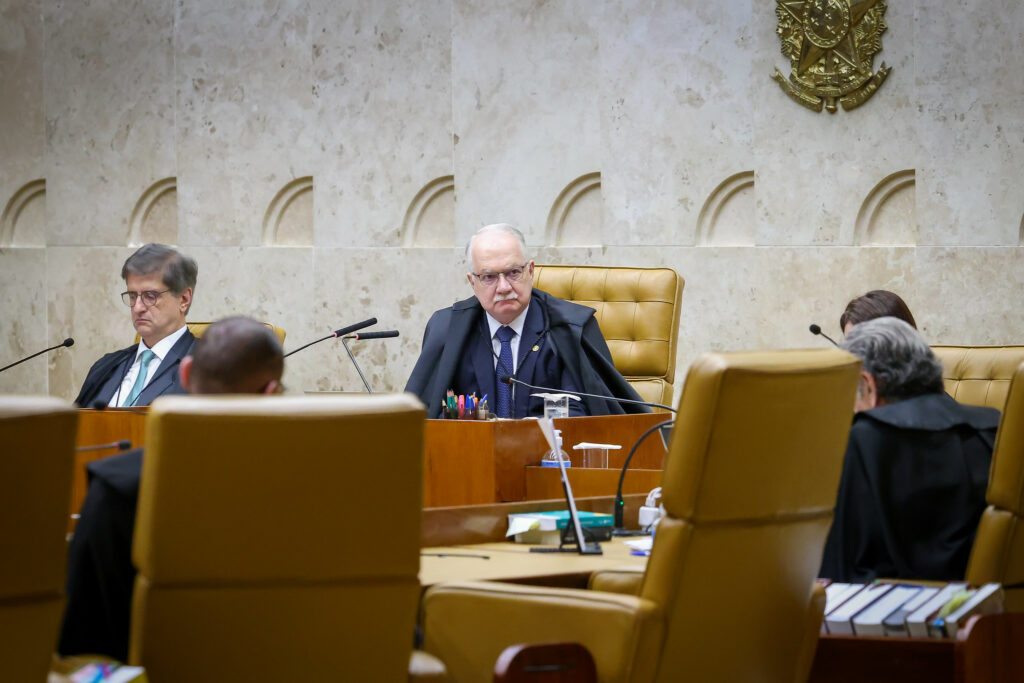 STF retoma julgamento sobre penduricalhos acima do teto nesta quinta