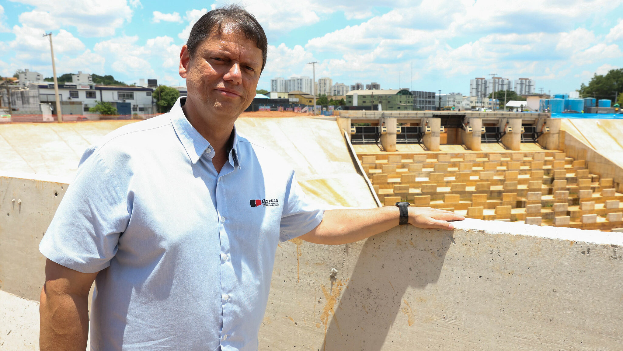 Tarcísio virou um Frankenstein invertido