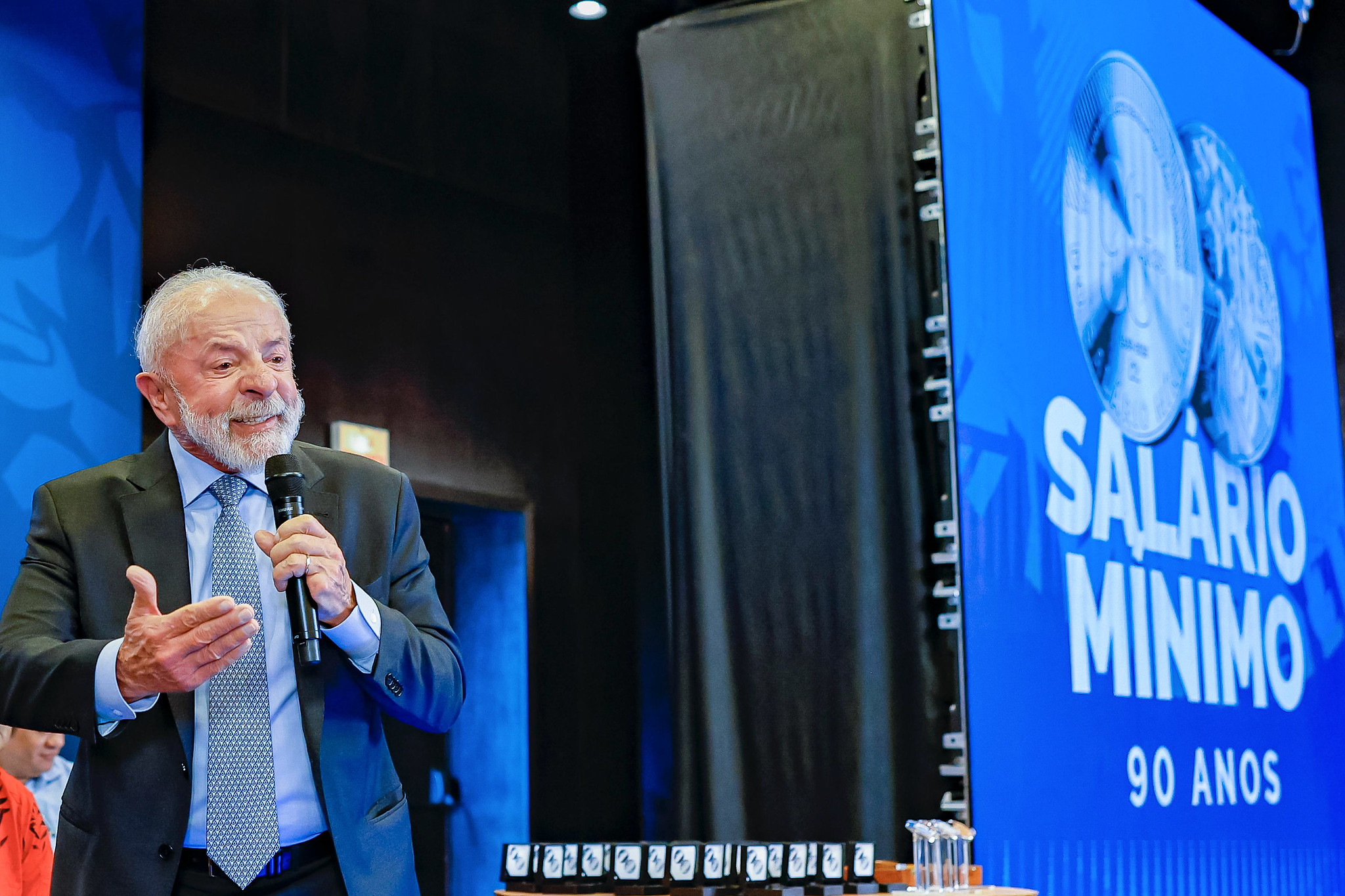 Trump quer “governar o mundo pelo Twitter”, diz Lula