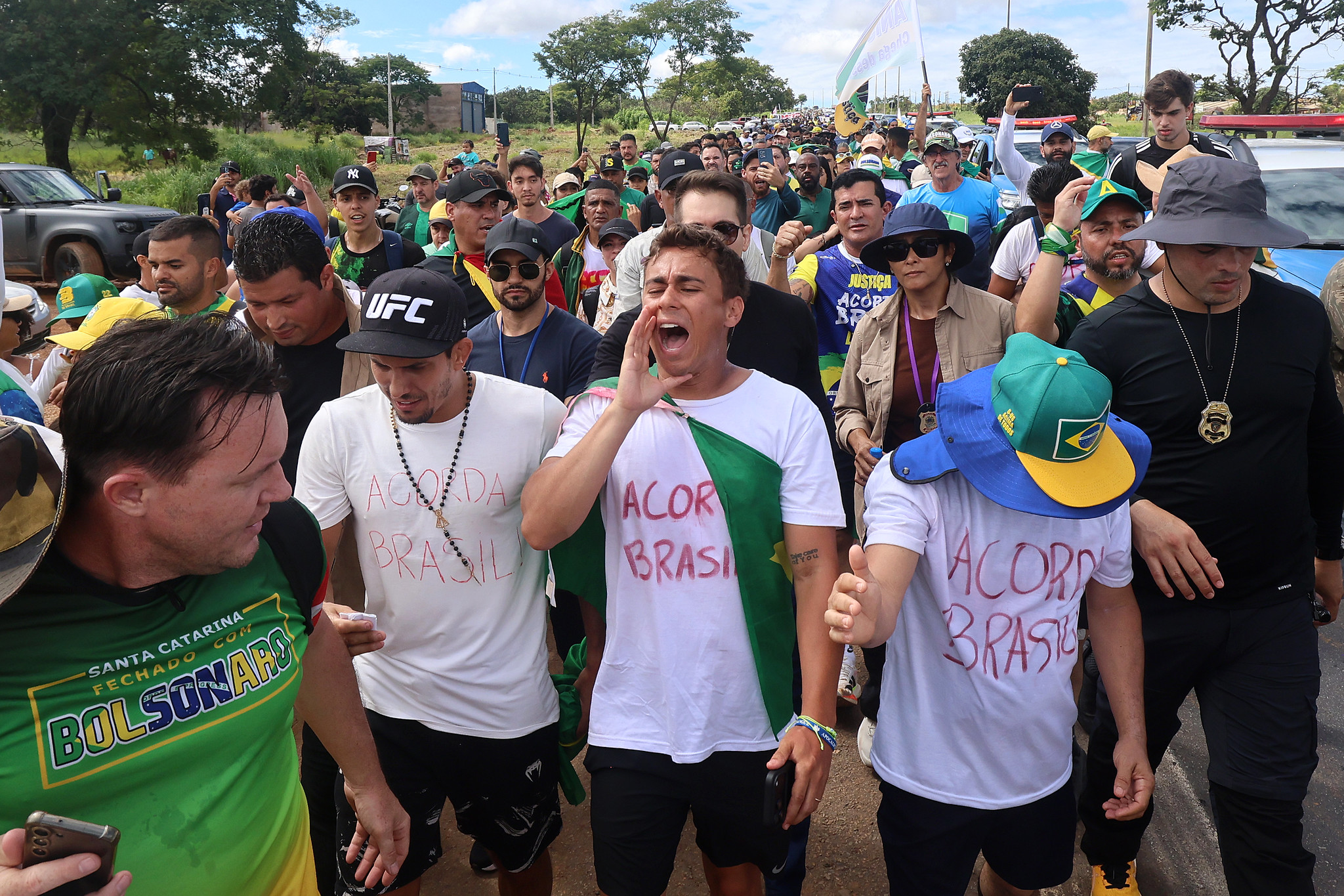Bolsonaro pede para receber Nikolas na Papudinha