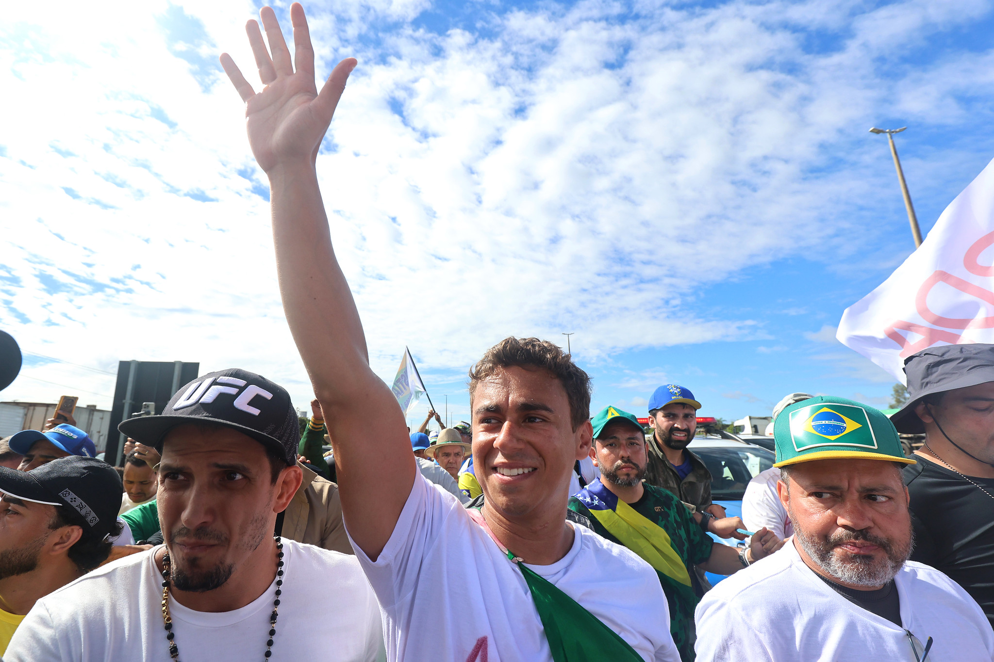 Um agradecimento de Michelle a Nikolas: “Você é gigante”