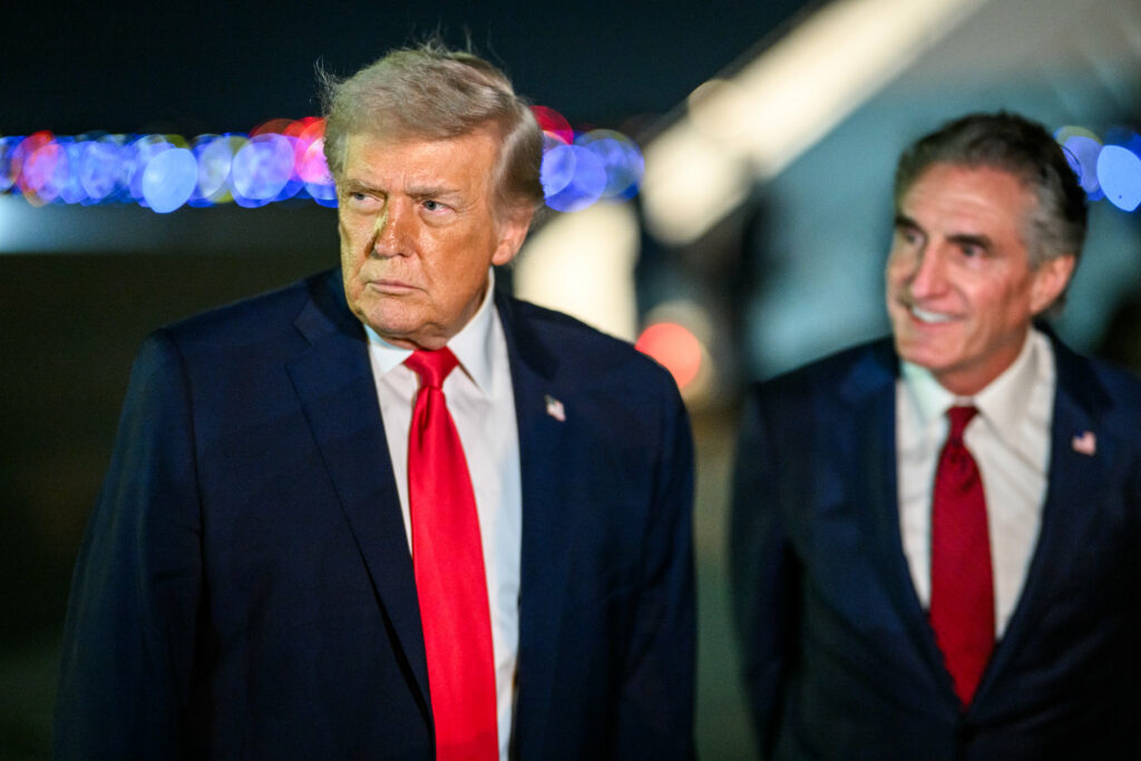 Trump ameaça Irã com “força nunca vista antes”