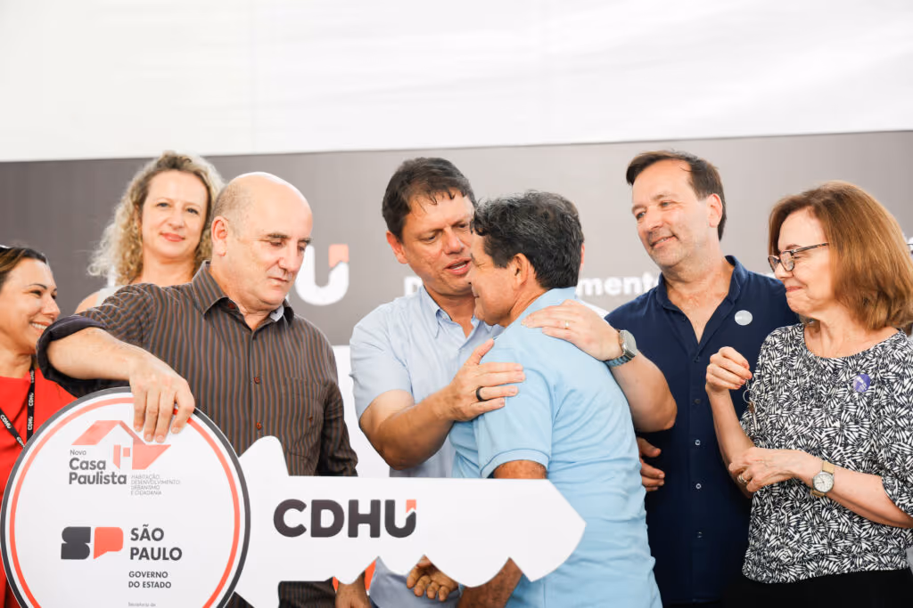 Tarcísio se inspira em Chorão, do Charlie Brown Jr.