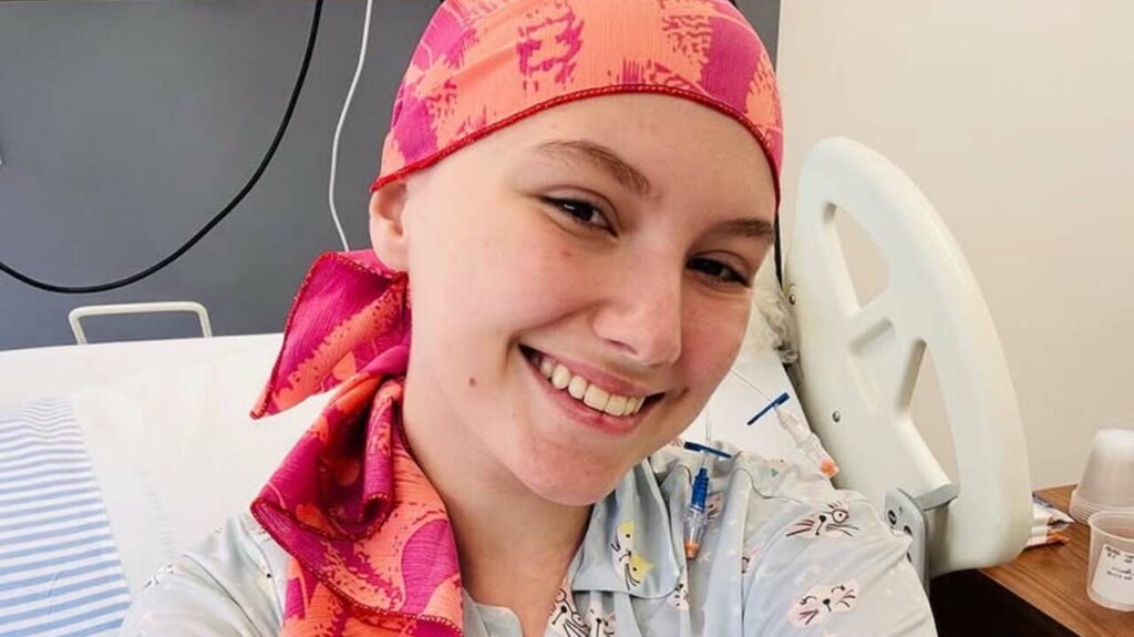 Morre aos 19 anos Isabel Veloso