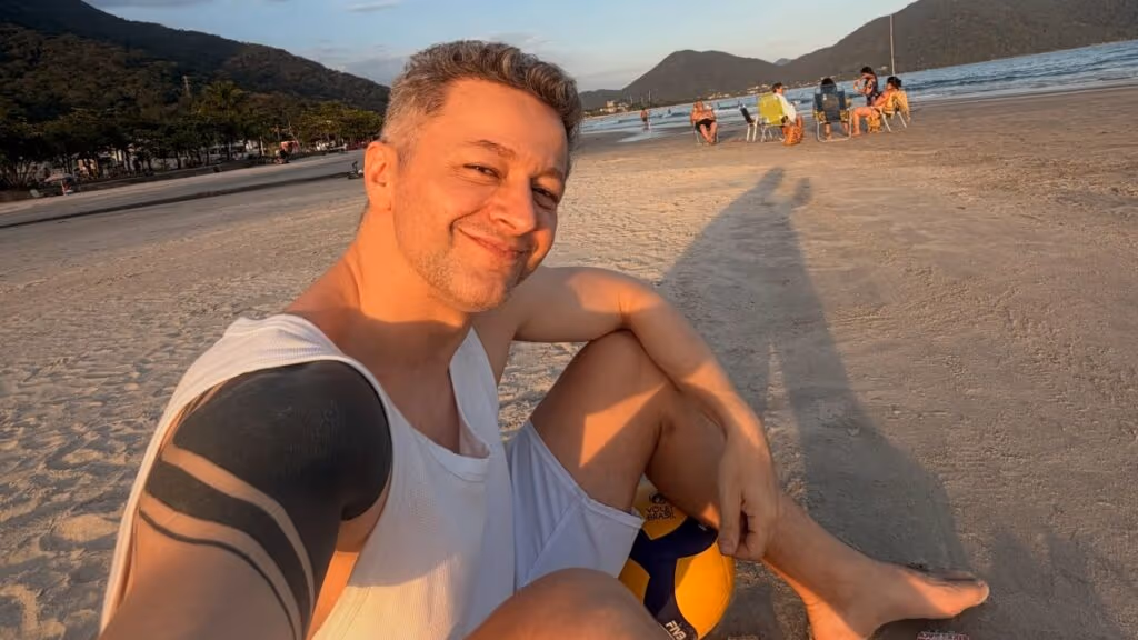 Após Sandy, Lucas Lima surge em viagem íntima com musa na África do Sul