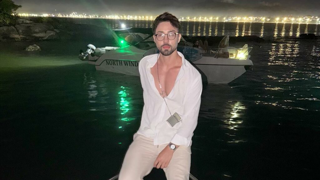 Rico Melquiades posta fotos e acusa ex de agressão