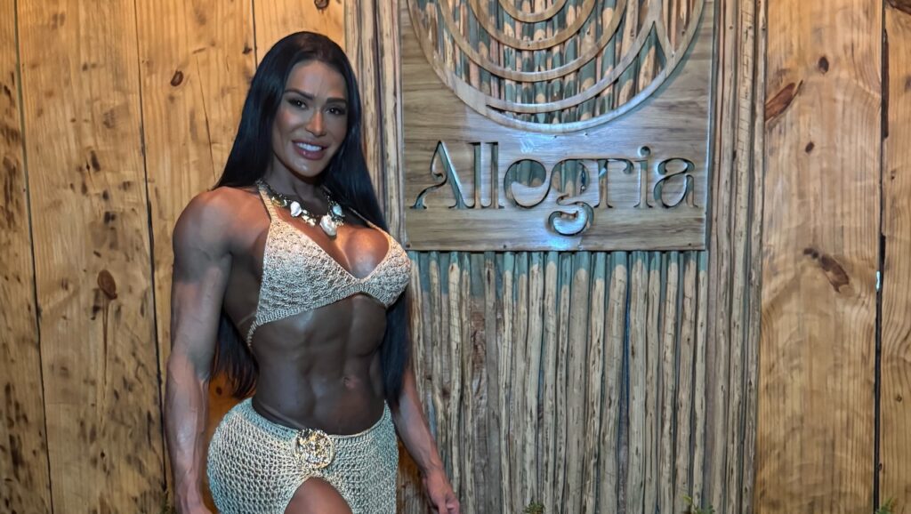 Gracyanne Barbosa em Trancoso com um novo amor?