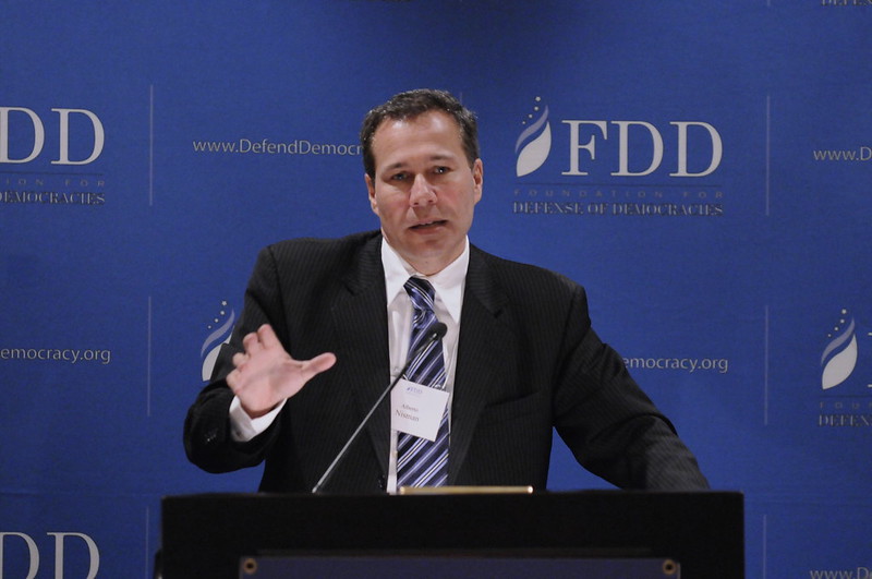 Clarita Maia na Crusoé: O eixo Irã-Hezbollah na América Latina