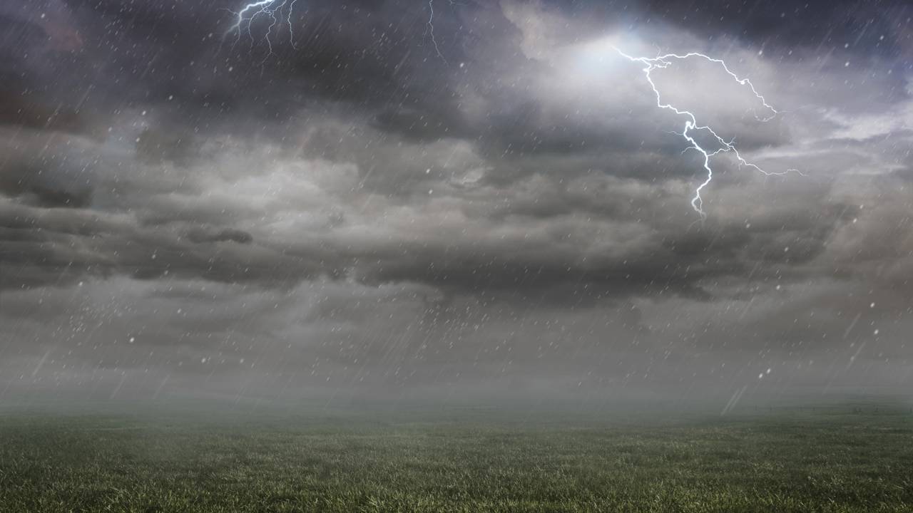 Alerta de fenômeno climático histórico com ventos de 60 km/h e granizo nesta 6°feira, 16