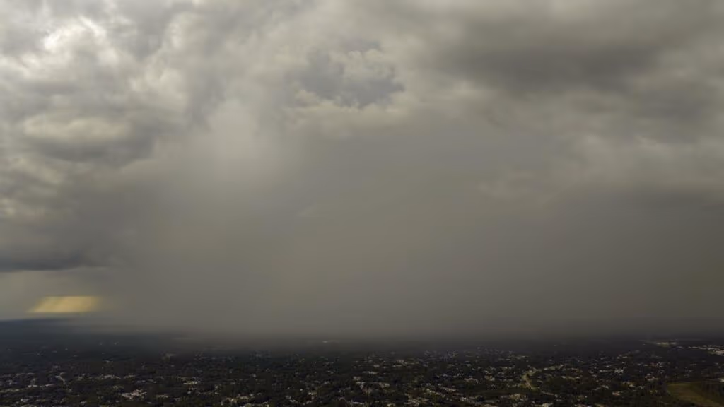 Alerta Inmet de forte tempestade em várias regiões do Brasil nos dias 27 e 28