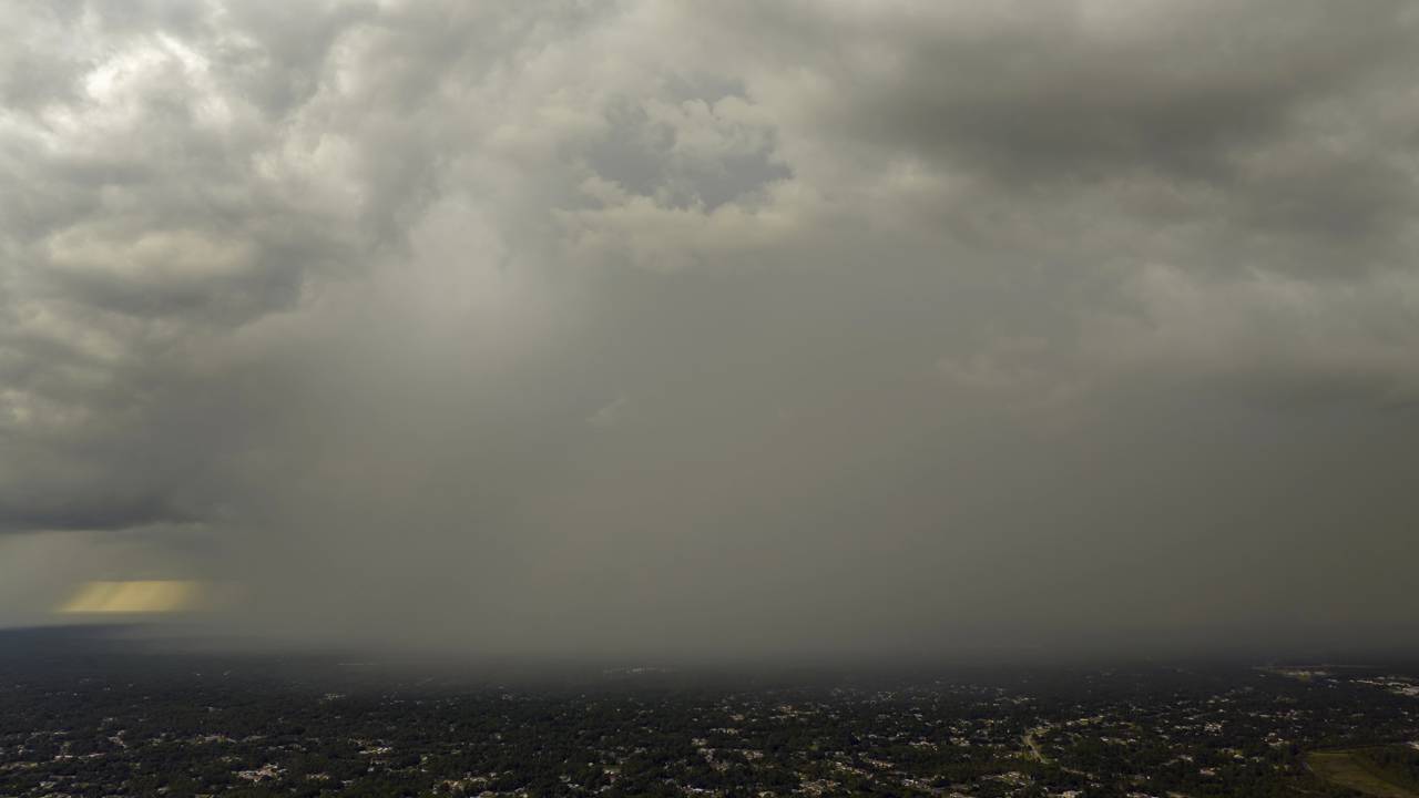 Alerta Inmet de forte tempestade em várias regiões do Brasil nos dias 27 e 28