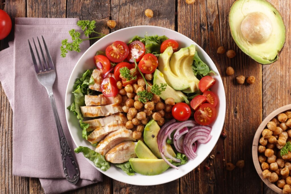 Jantar saudável: 7 receitas sem ovo ricas em proteínas