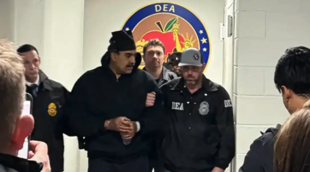 “Feliz ano novo”: Maduro é levado a prisão federal em Nova York