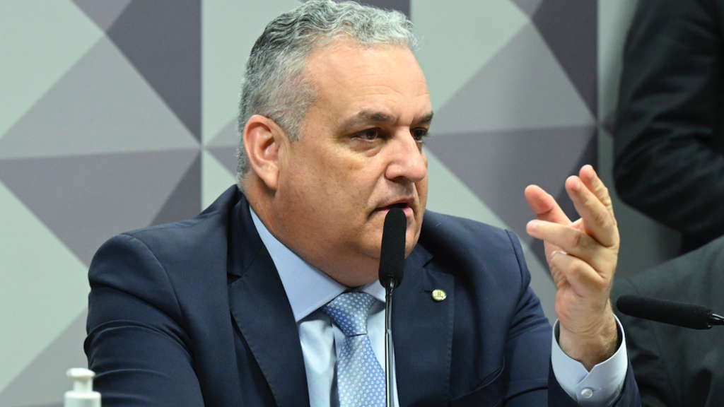 “Vamos ver quem está blindando”, diz relator da CPMI sobre Lulinha