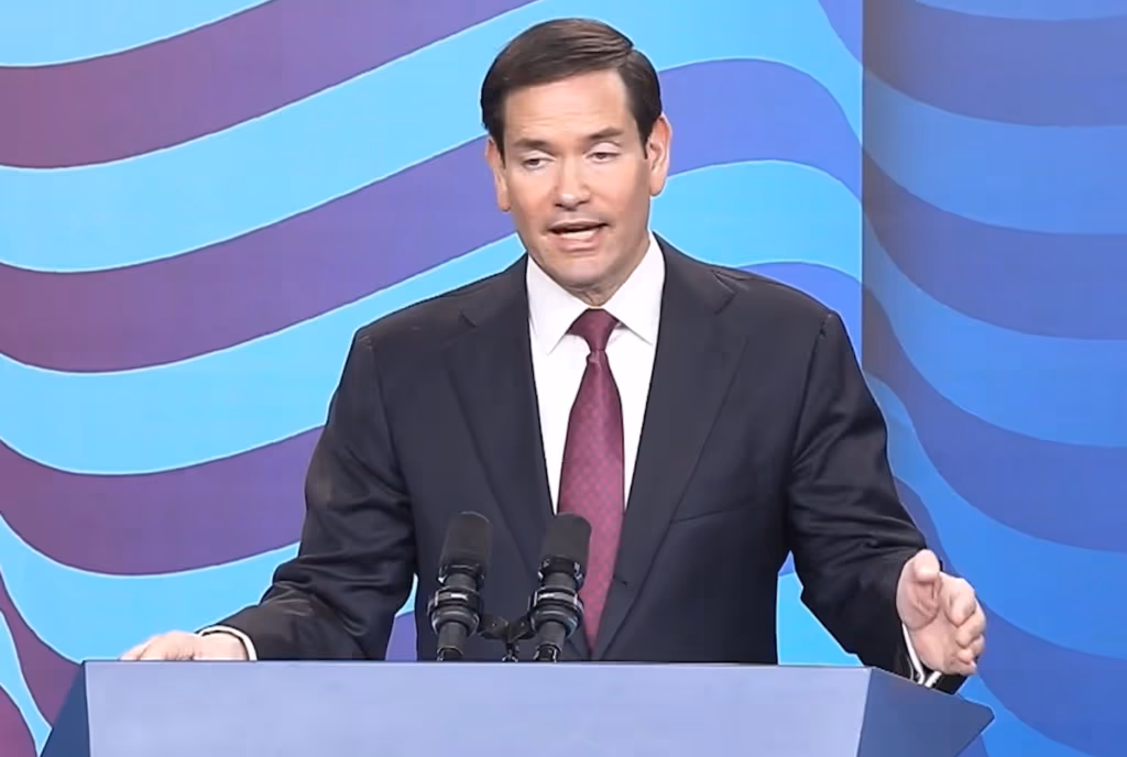 Marco Rubio: “EUA apoiam o bravo povo do Irã”