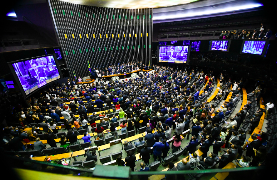 Crusoé: Orçamento em disputa