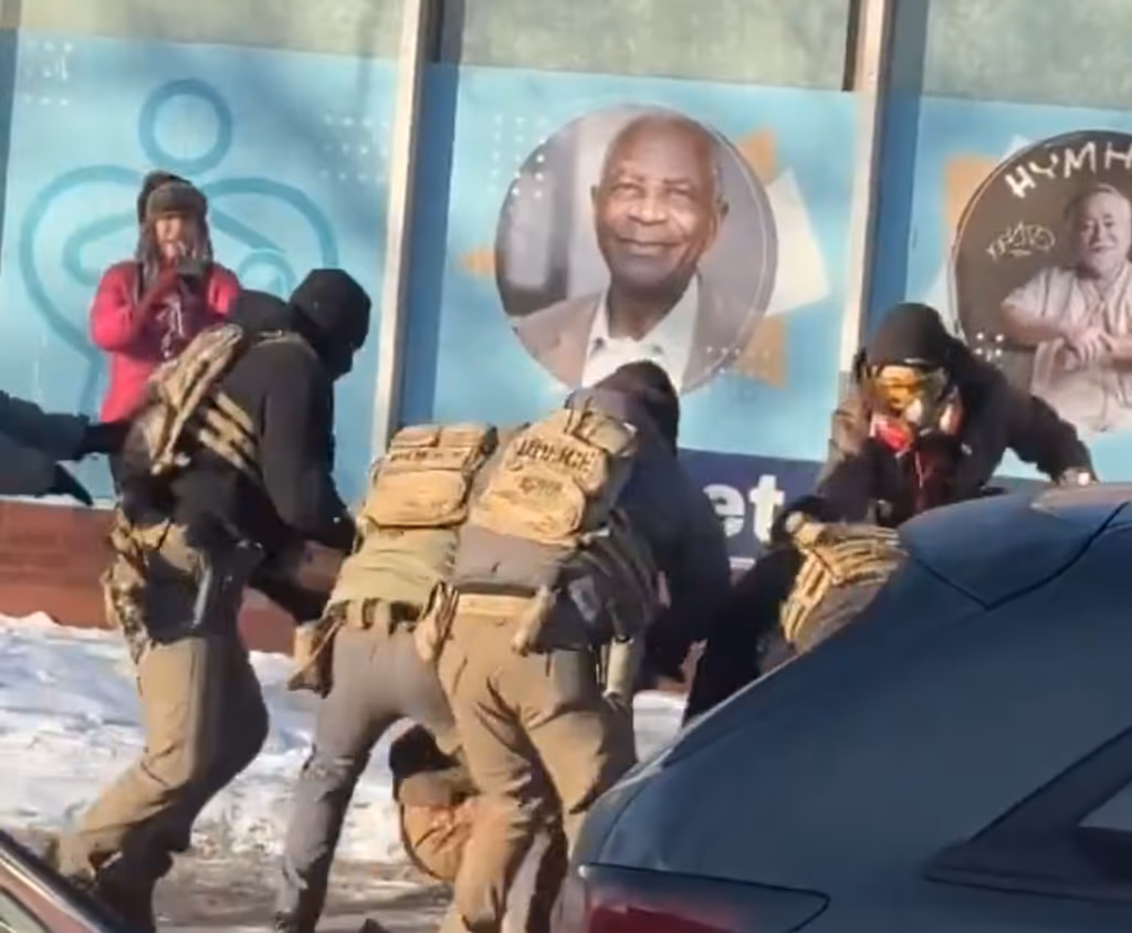 Agentes federais disparam e matam homem em Minneapolis