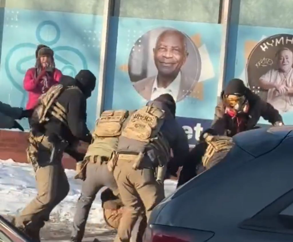 Agentes federais disparam e matam homem em Minneapolis