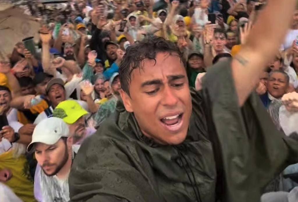Nikolas vai a hospital visitar manifestantes atingidos por raio