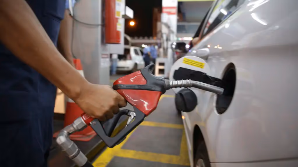 Crusoé: Aumento de imposto sobre gasolina, diesel e gás de cozinha entra em vigor