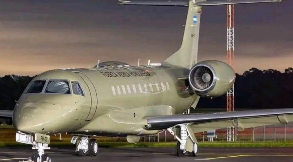 Asfura toma posse em Honduras e anuncia venda de avião presidencial