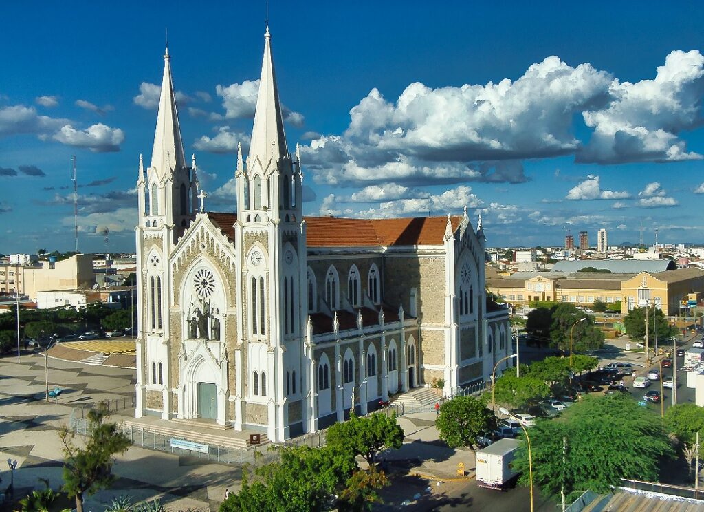 A catedral de Petrolina é um dos pontos mais conhecidos da cidade - Por ricardobc / Wikimedia Commons