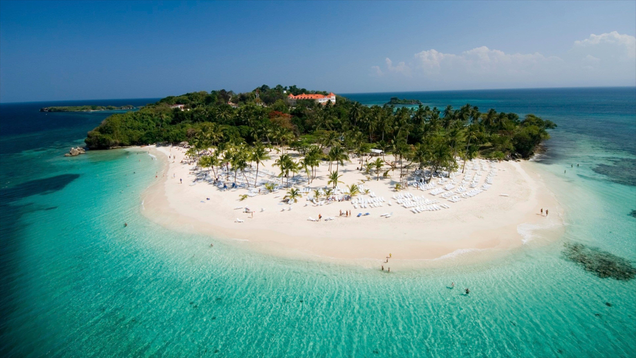 Cayo Levantado, a ilha do rum que fez, faz e continuará fazendo o mundo sonhar