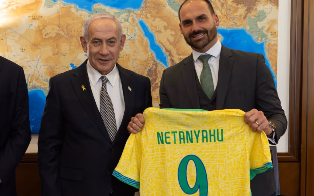 Eduardo Bolsonaro reivindica a camisa 10