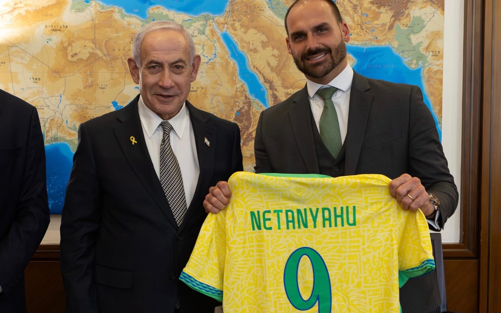 Eduardo Bolsonaro reivindica a camisa 10