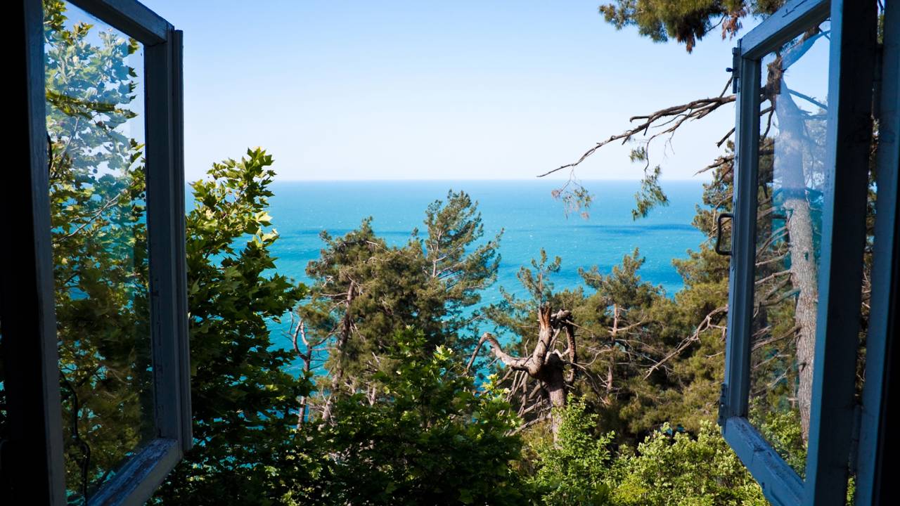 Essa é a casa gigante que eu comprei por $40.000 no norte da Suécia. E aí, gostou?