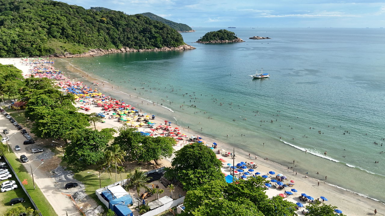 Essa cidade ao lado de São Paulo esconde a praia mais limpa e premiada da America do Sul há 16 anos