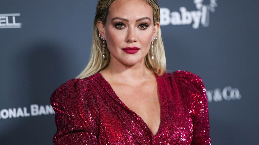 Hilary Duff quebra o silêncio sobre polêmica das “mães” de Hollywood