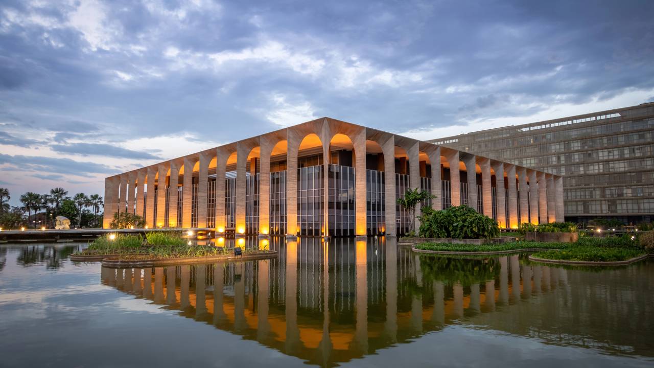 De garçom a diplomata: brasiliense realiza sonho e entra para o Itamaraty