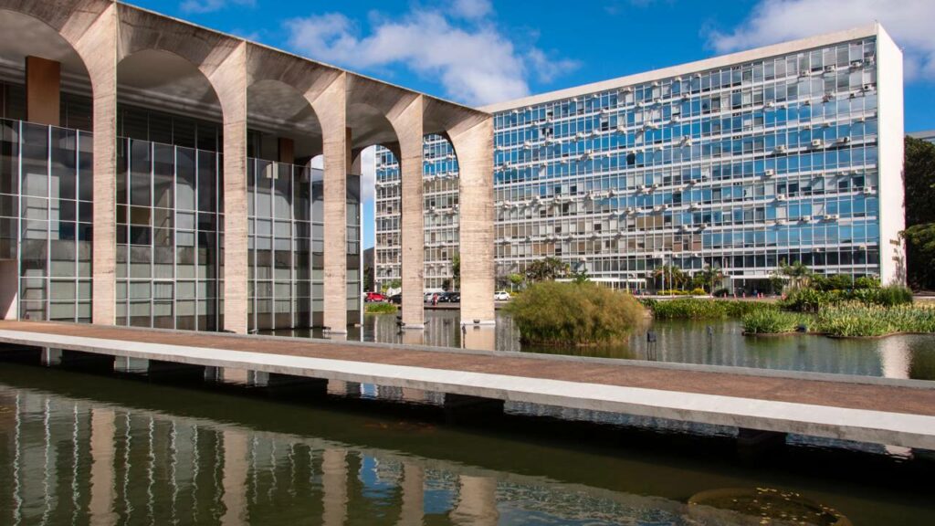 De garçom a diplomata: brasiliense realiza sonho e entra para o Itamaraty