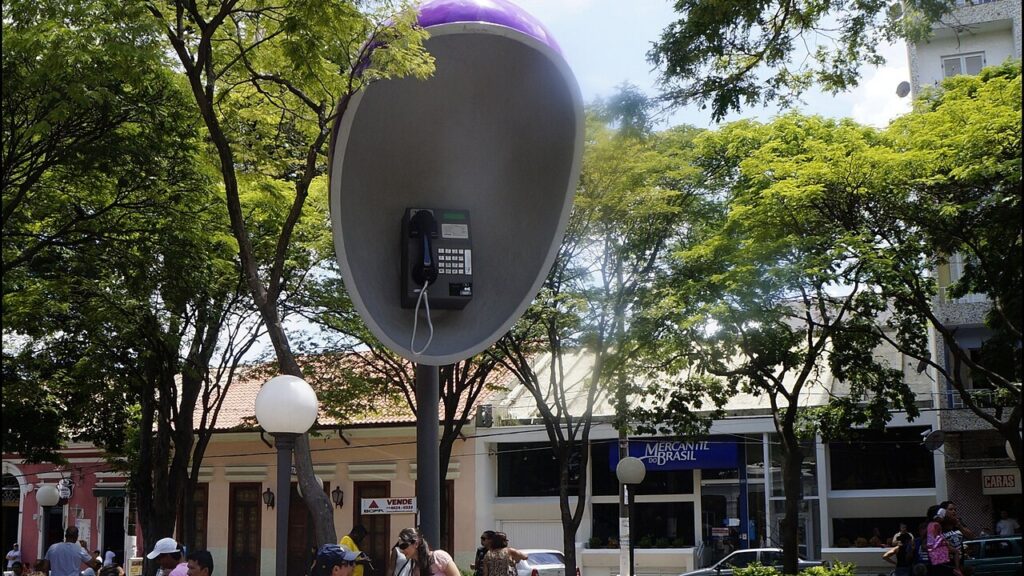 A cidade a 100 km de São Paulo onde a República nasceu e o exagero virou atração turística para todas as famílias