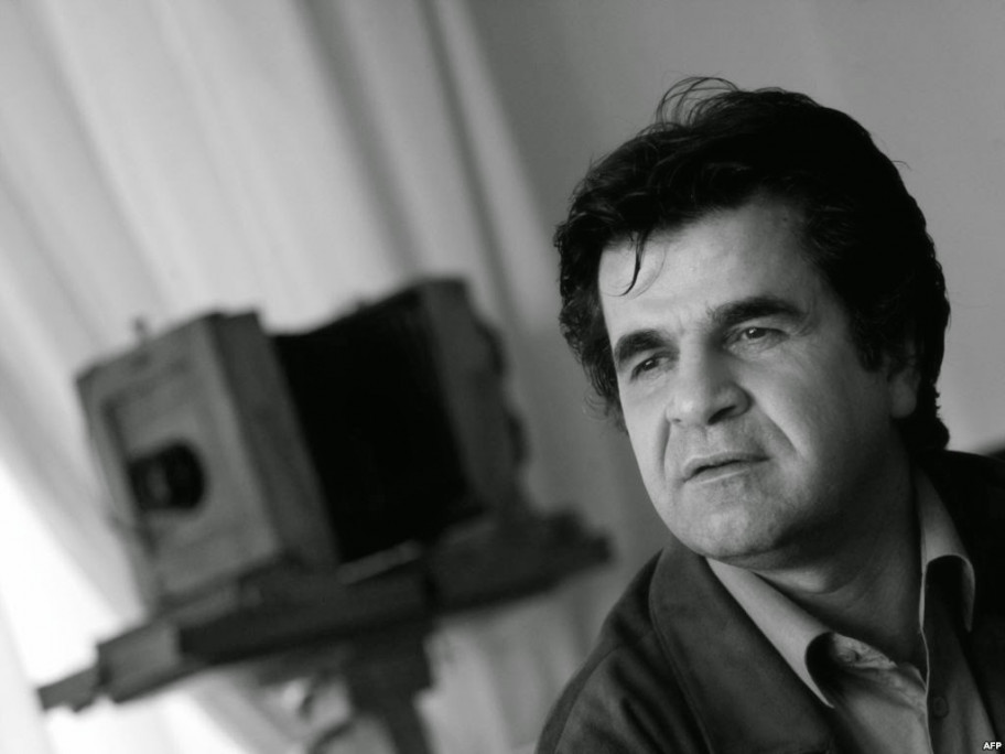 “É hora de pôr um fim nisso”, diz cineasta iraniano Jafar Panahi