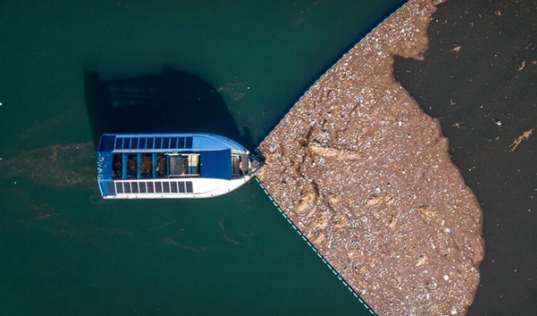 Maior “aspirador de pó” do planeta Terra está pronto e vai limpar o plástico do oceano