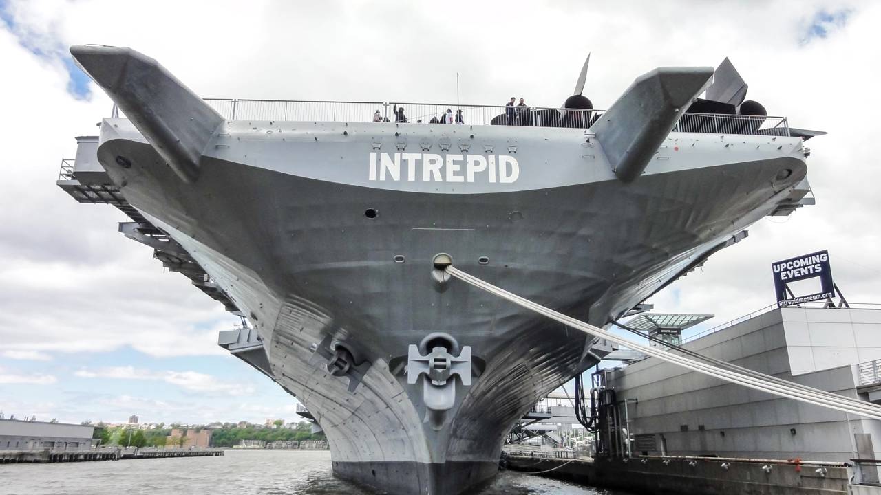 Marinha Espanhola desafia as grandes potências e avança com um novo navio emblemático e inédito na história