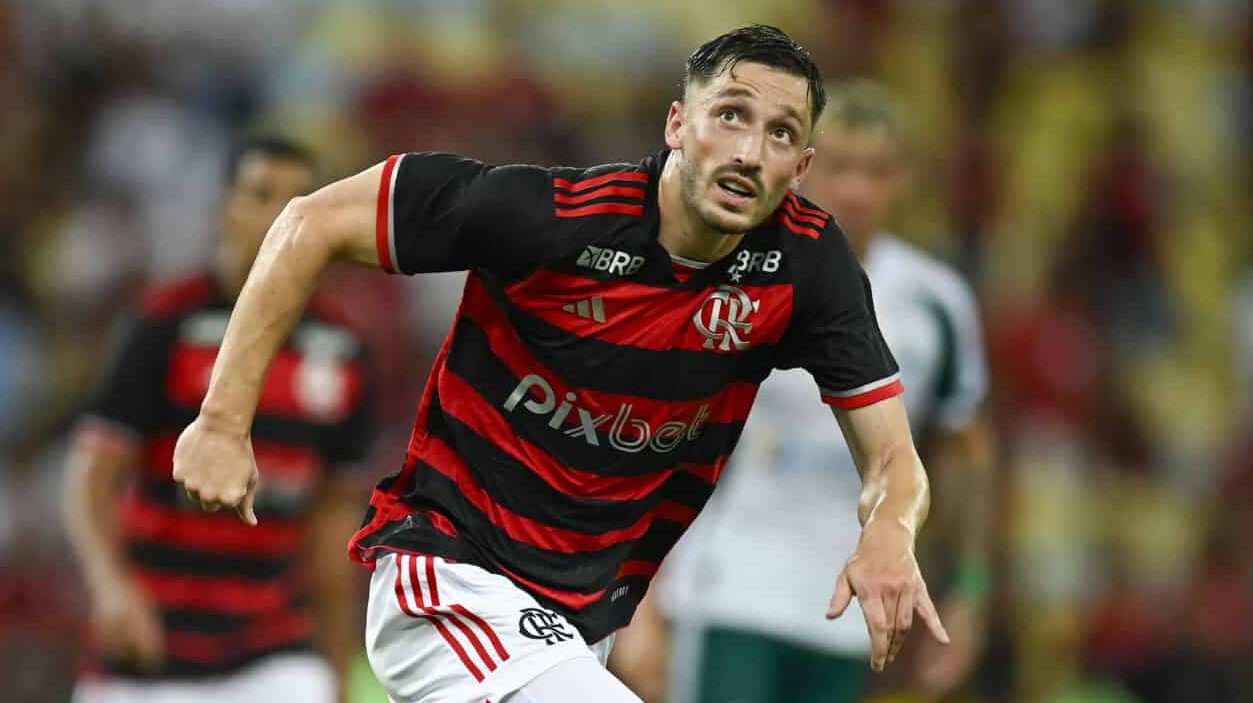 Flamengo acerta empréstimo Viña a gigante argentino e pode faturar bolada milionária