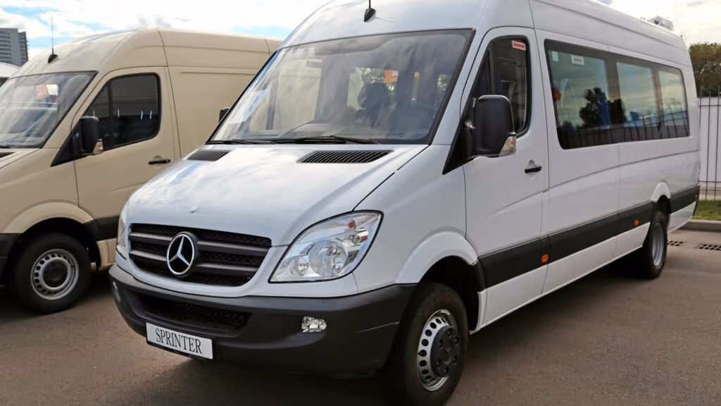 Mercedes Sprinter 517 tem alma de caminhão e roda como van em frotas, rotas e conversões