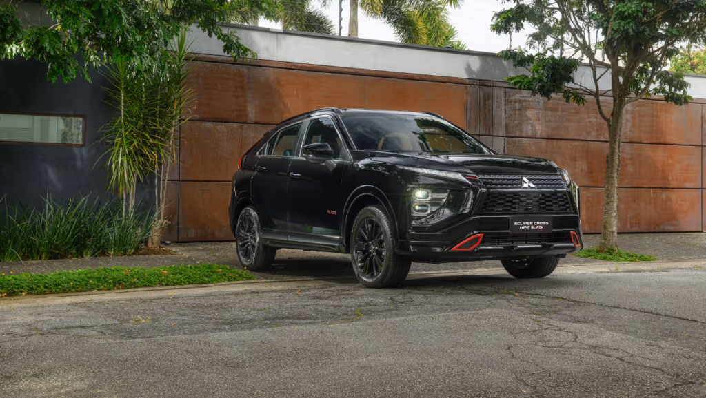Nem Compass, nem Corolla Cross: Eclipse Cross 2026 tem motor turbo, 7 airbags e multimídia de até 12″