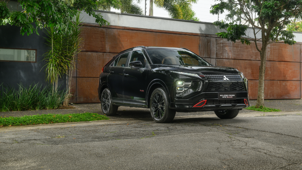 Nem Compass, nem Corolla Cross: Eclipse Cross 2026 tem motor turbo, 7 airbags e multimídia de até 12″
