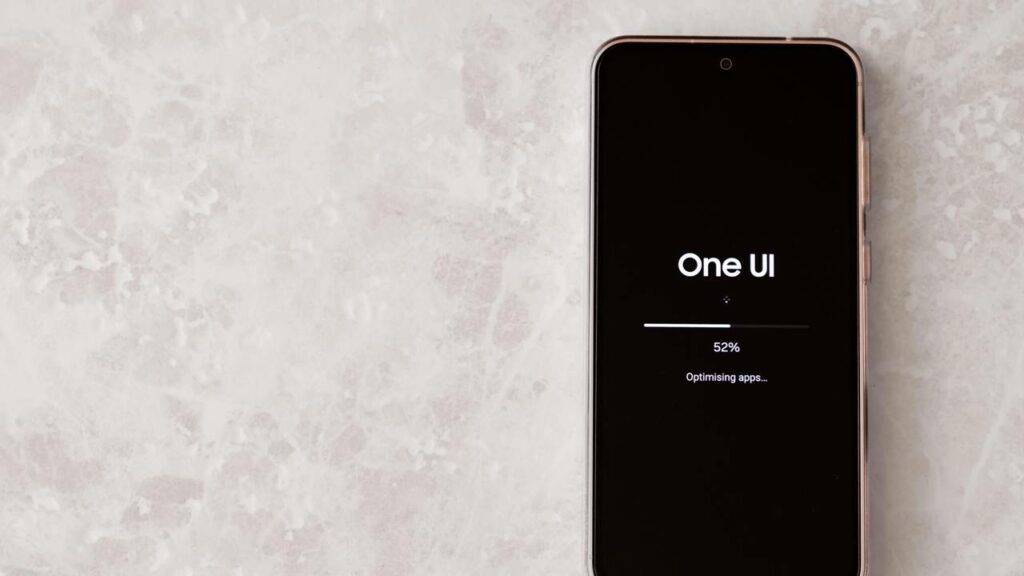 Lista de celulares compatíveis com a One UI 8 vaza e revela escolhas inesperadas da Samsung