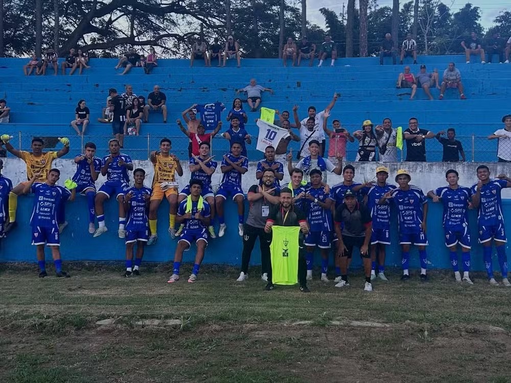 Preparador físico de time da Copinha morre após grave acidente com ônibus da delegação