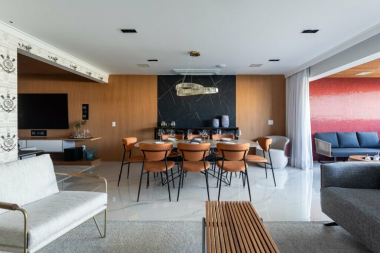 Maximalismo: veja como unir arte, objetos e afeto na decoração do lar