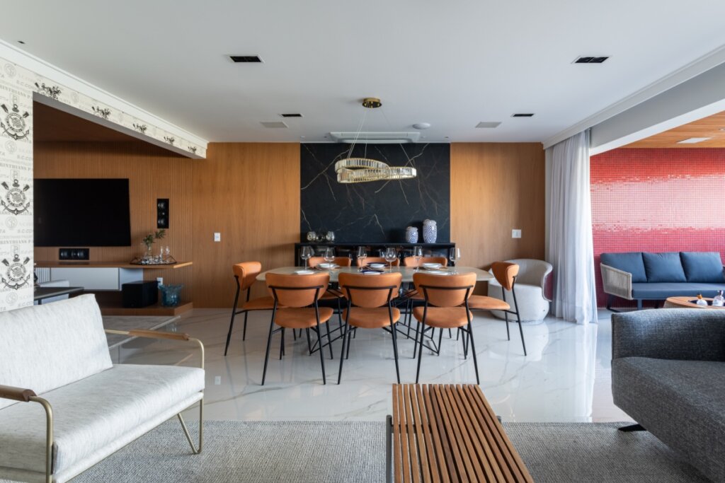 Maximalismo: veja como unir arte, objetos e afeto na decoração do lar