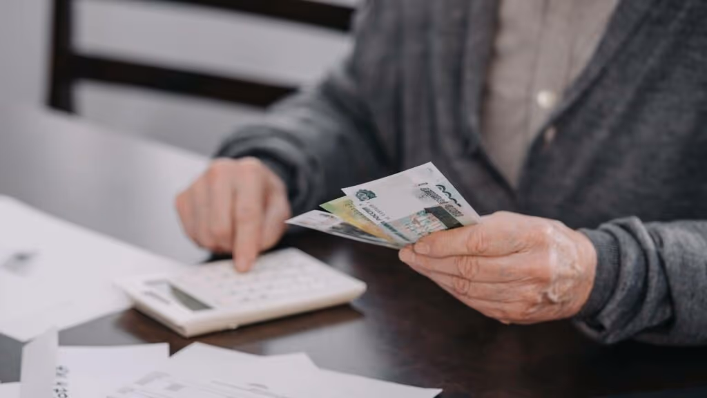 Quem tem 36 anos pode parar de trabalhar aos 45 graças a 4 hábitos simples e poderosos de construção de riqueza