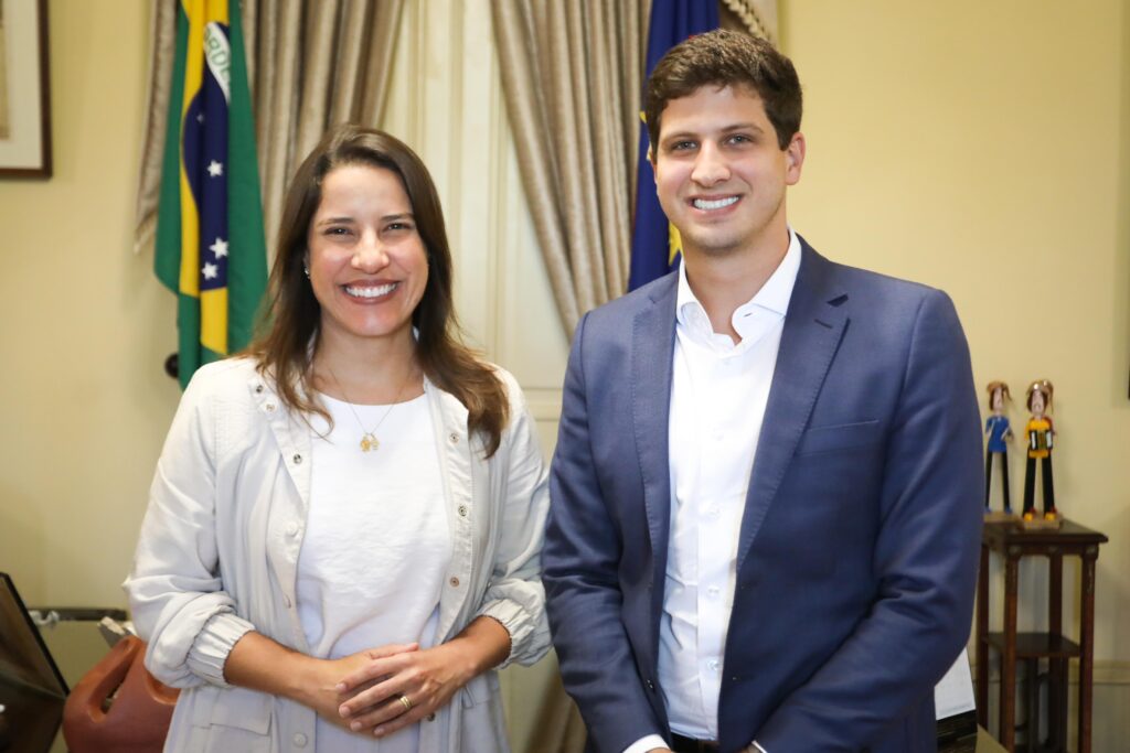 João Campos e Raquel Lyra trocam acusações em Pernambuco