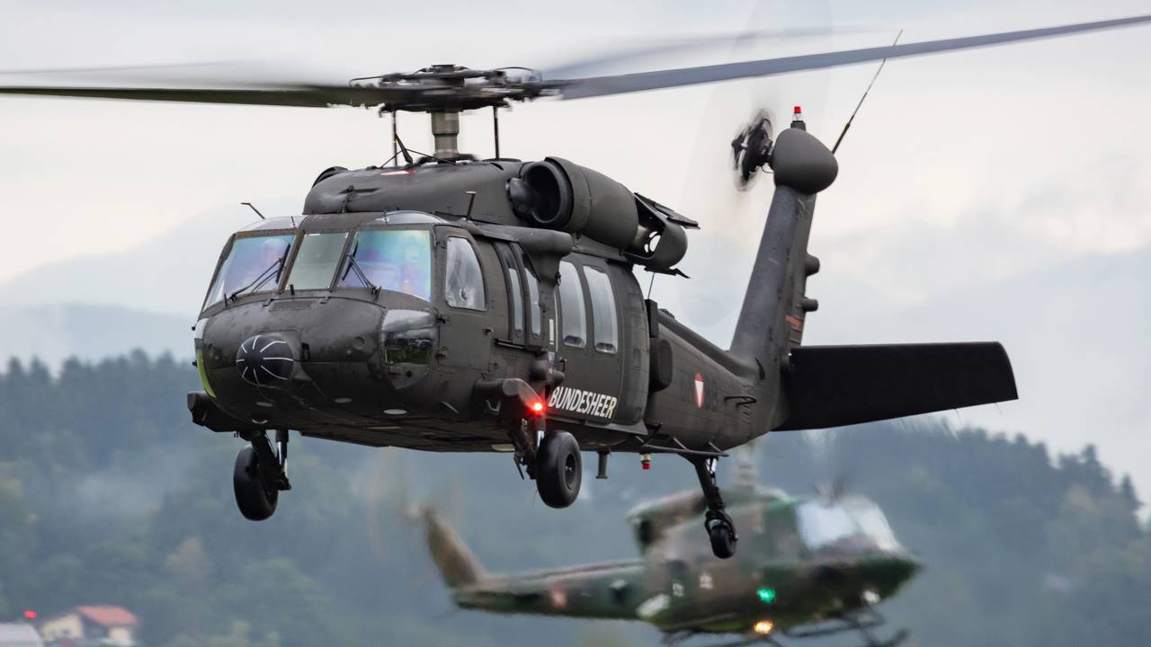 Colômbia moderniza seu exército e adquire helicópteros FireHawk de última geração
