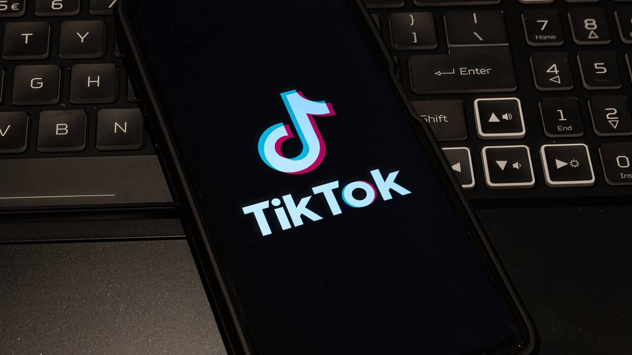 8 segredos para viralizar no TikTok em 2026 e alcançar mais pessoas em menos tempo